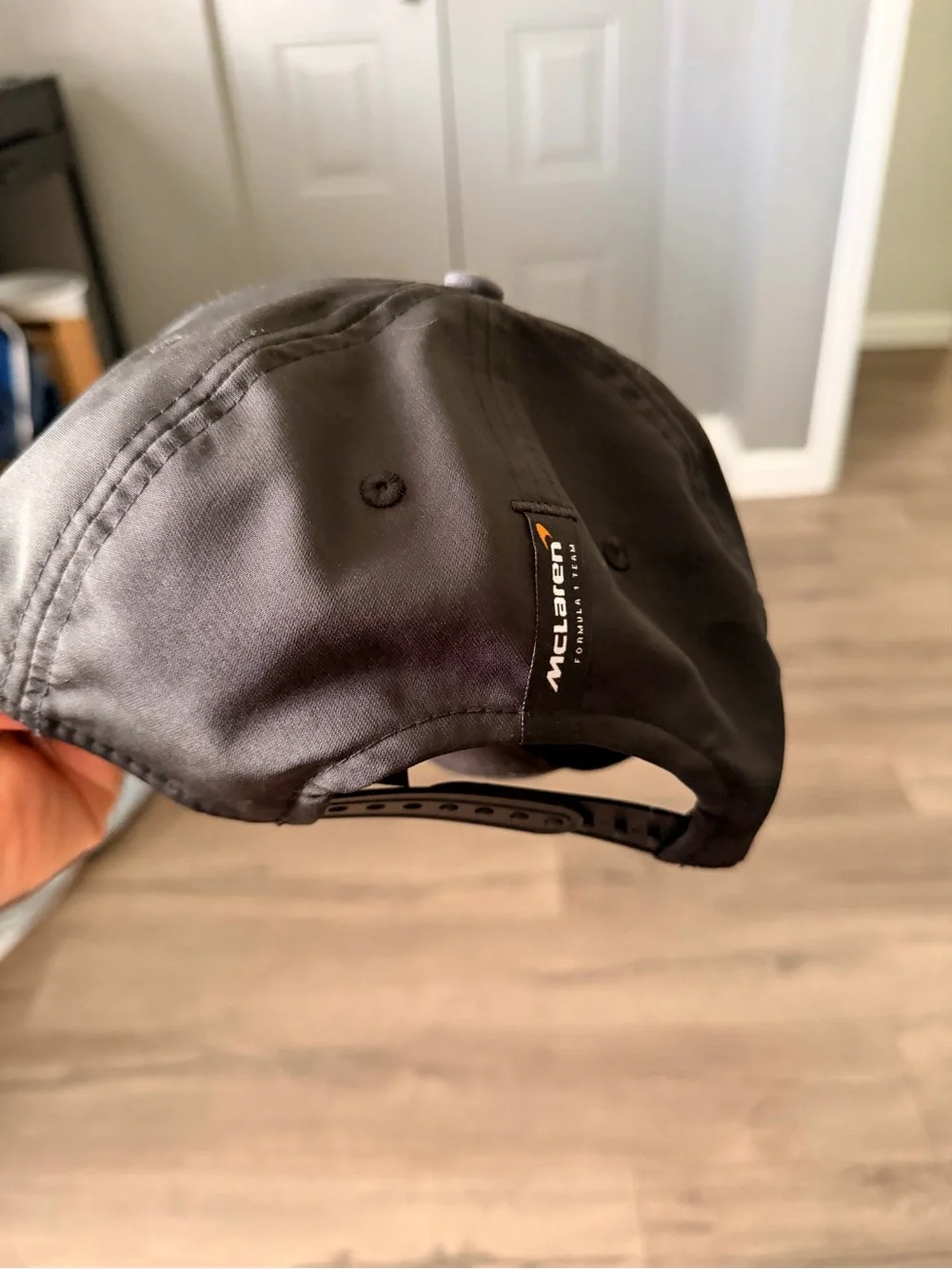 New Era F1 McLaren Reflective Swoosh Men’s Cap - Iridescent Gray